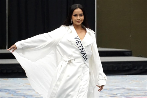 Ngọc Châu và dàn mỹ nhân Miss Universe tập bán kết